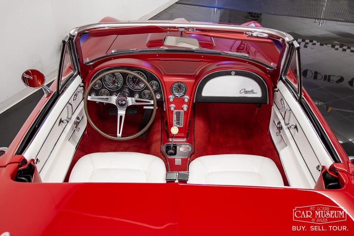 Chevrolet-Corvette-1965-Convertible-6