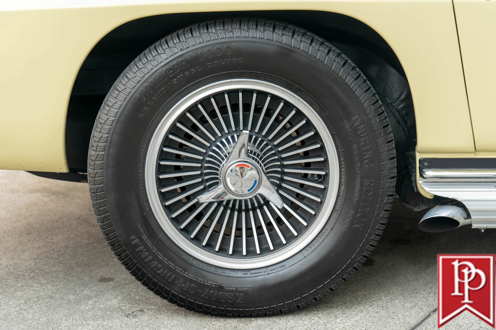 Chevrolet-Corvette-1965-Convertible-6