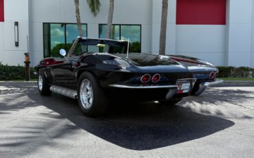 Chevrolet-Corvette-1965-Convertible-7