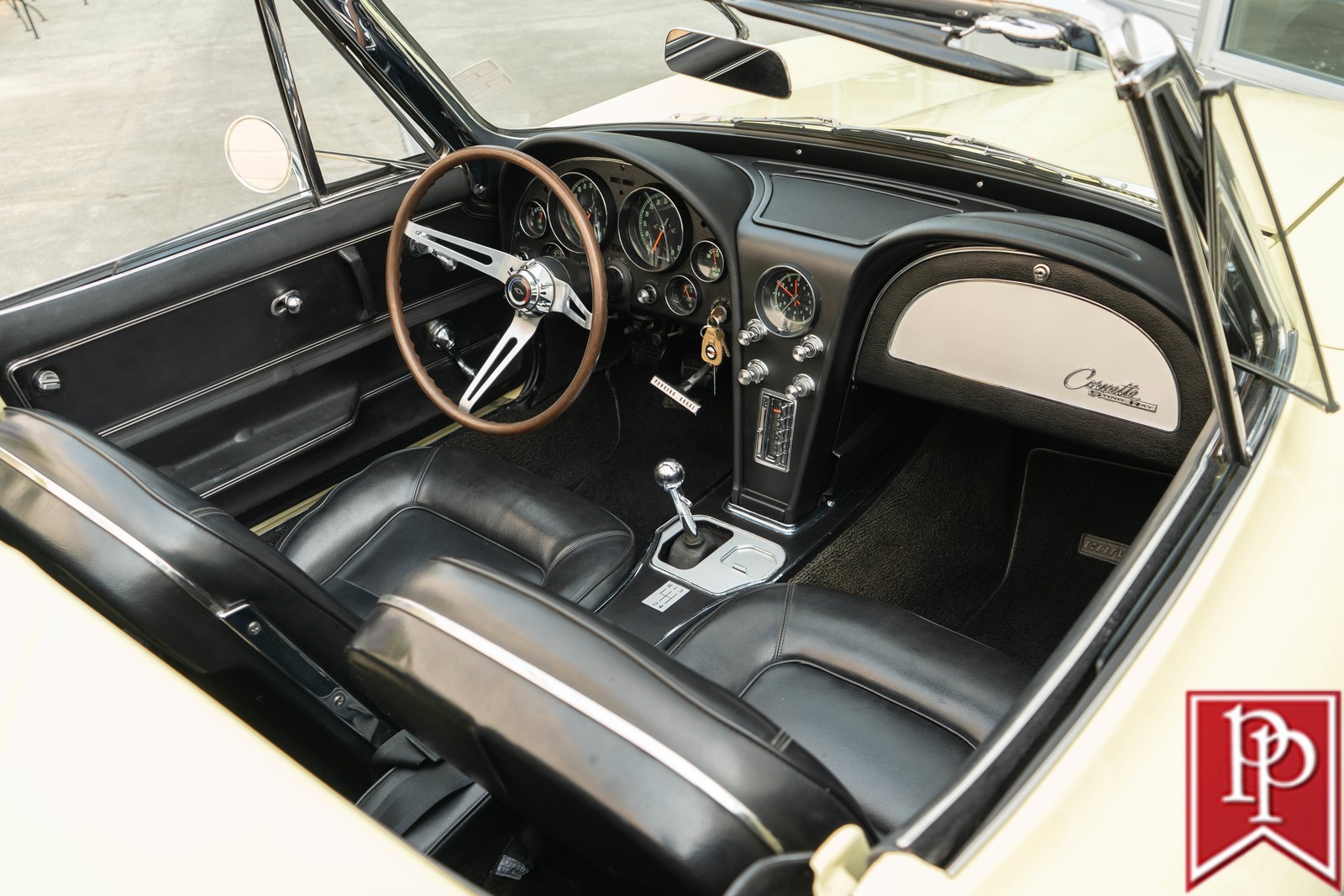 Chevrolet-Corvette-1965-Convertible-7