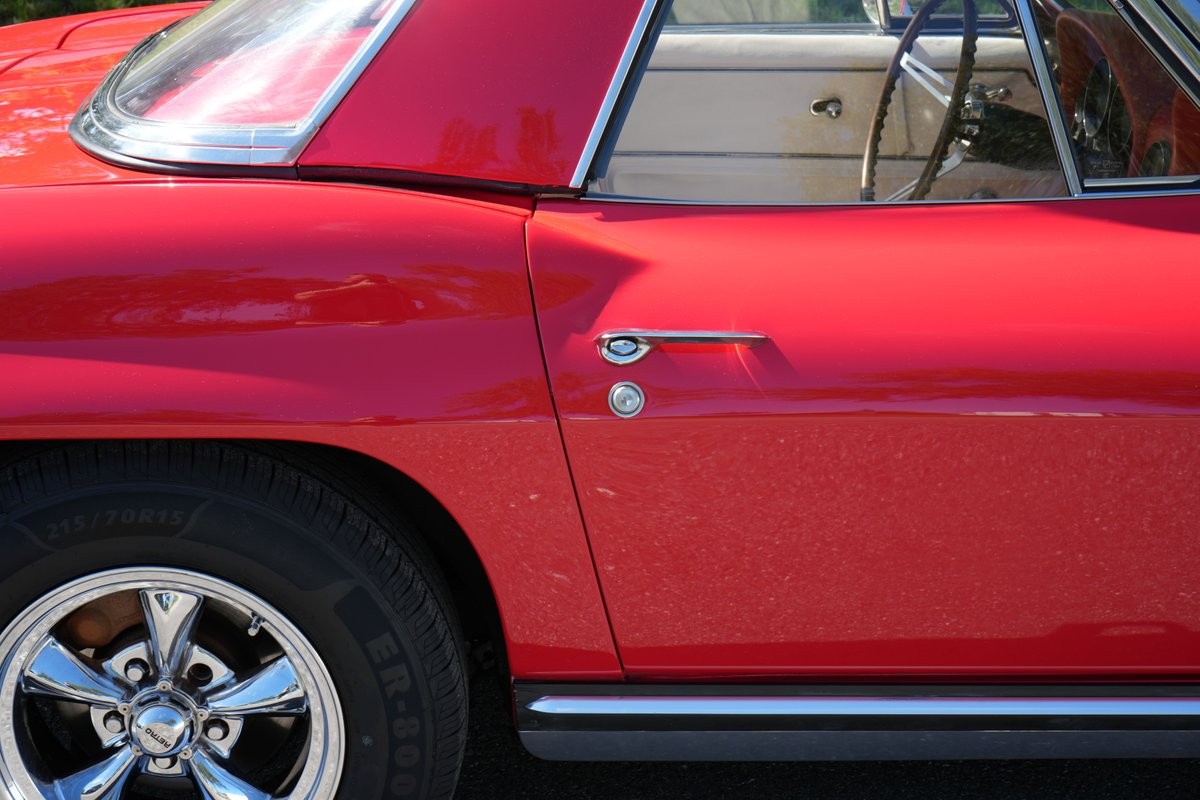 Chevrolet-Corvette-1965-Convertible-7
