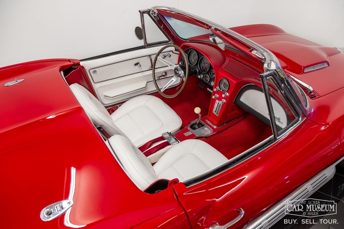 Chevrolet-Corvette-1965-Convertible-7