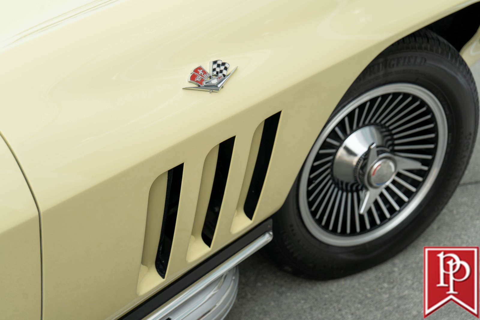 Chevrolet-Corvette-1965-Convertible-8