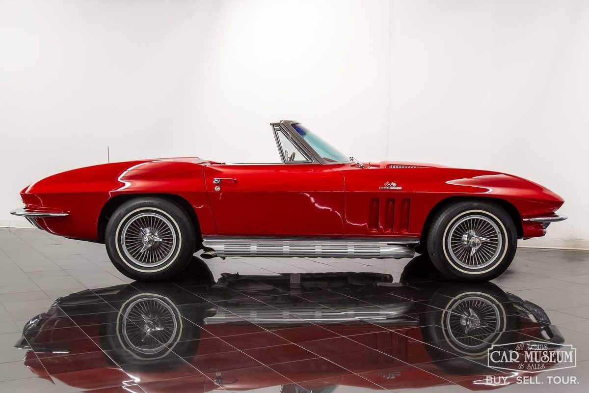 Chevrolet-Corvette-1965-Convertible-9