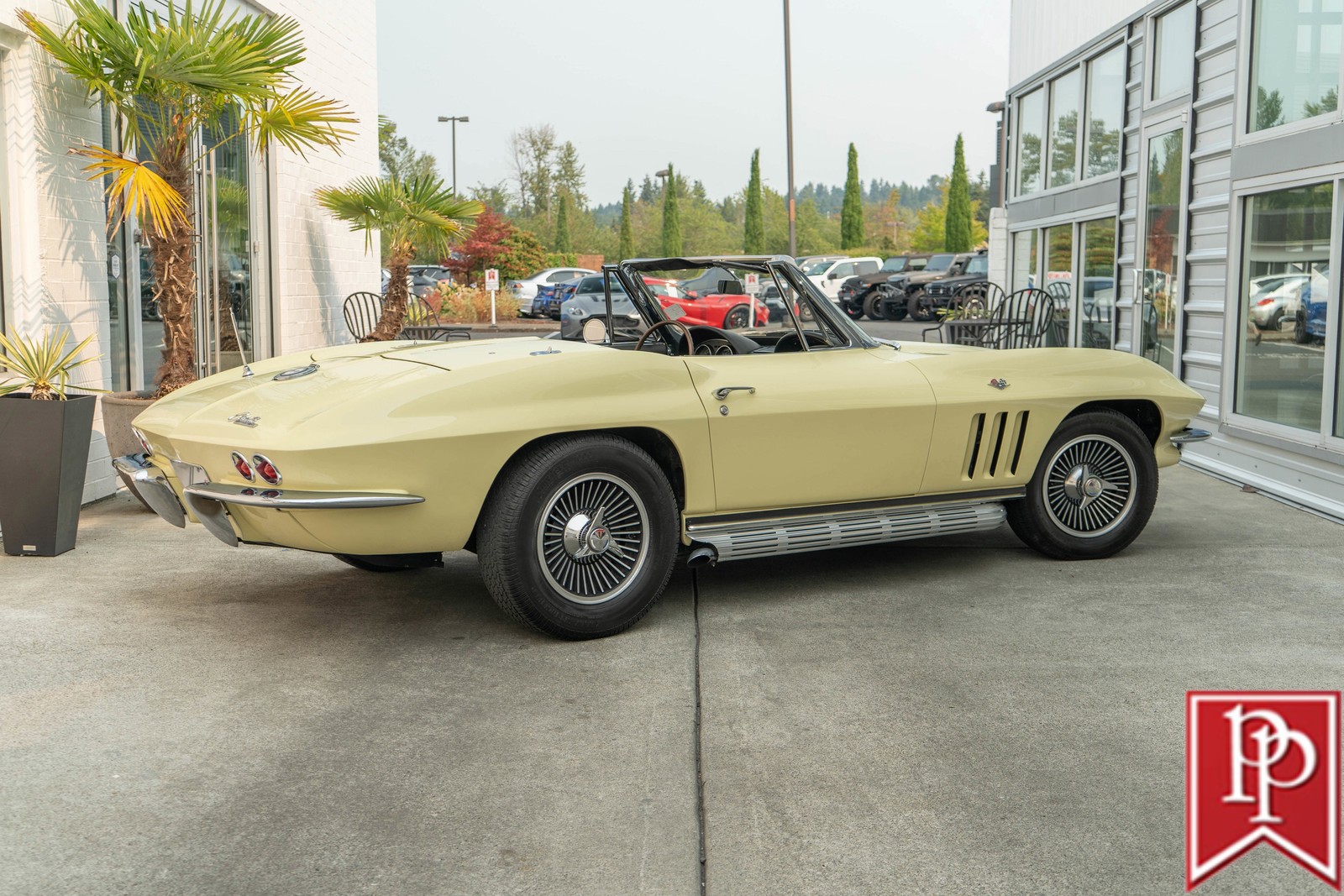 Chevrolet-Corvette-1965-Convertible-9