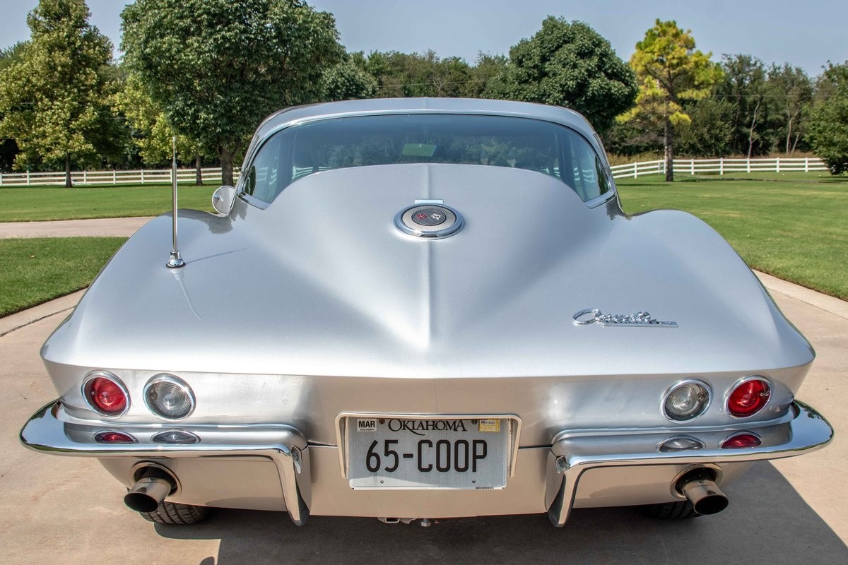 Chevrolet-Corvette-1965-Coupe-11