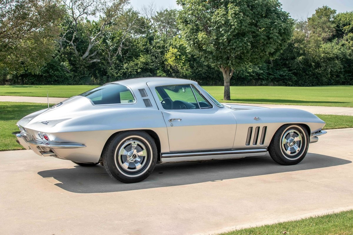 Chevrolet-Corvette-1965-Coupe-14