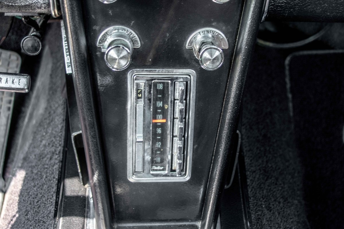 Chevrolet-Corvette-1965-Coupe-25