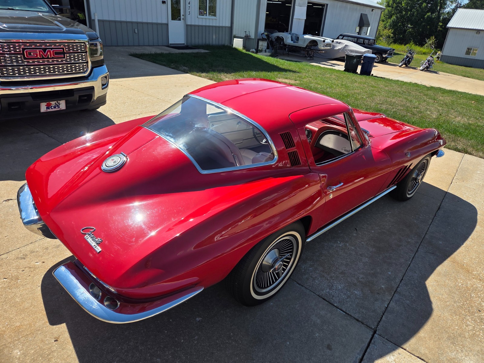 Chevrolet-Corvette-1965-Coupe-6