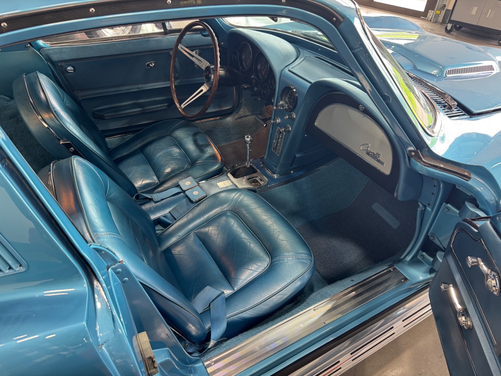 Chevrolet-Corvette-1965-Coupe-7