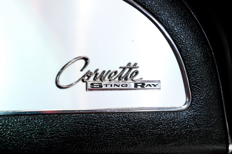 Chevrolet-Corvette-1965-Rally-Red-Black-35