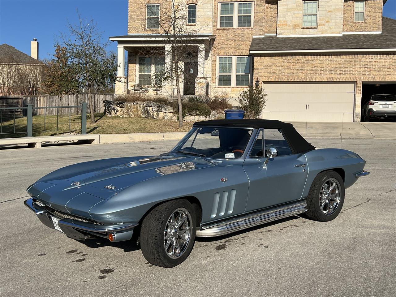 Chevrolet-Corvette-1965-SilverBlue-Black-2