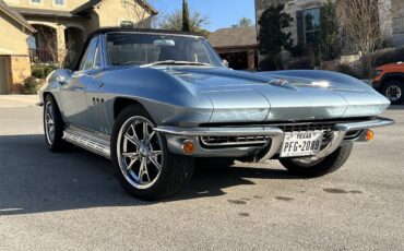 Chevrolet-Corvette-1965-SilverBlue-Black-3