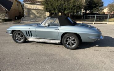 Chevrolet-Corvette-1965-SilverBlue-Black-5