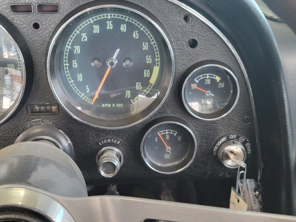 Chevrolet-Corvette-1966-18