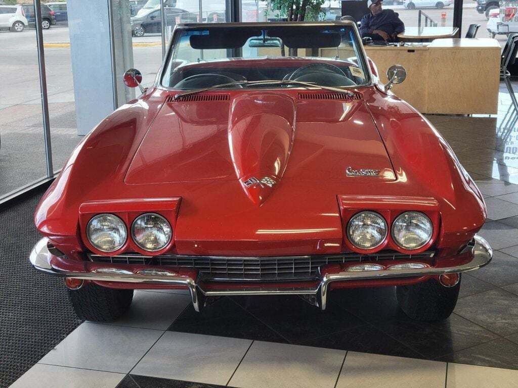 Chevrolet-Corvette-1966-3