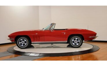 Chevrolet-Corvette-1966-Convertible-1