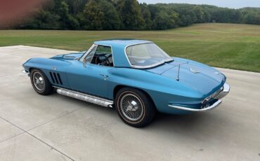Chevrolet-Corvette-1966-Convertible-1