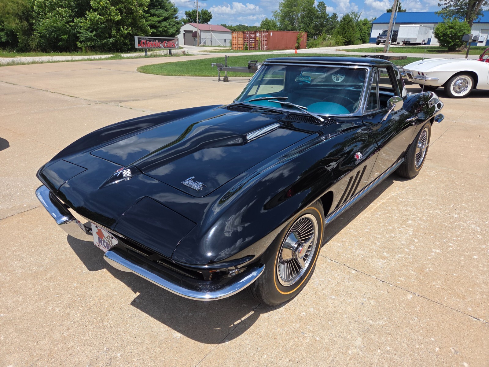 Chevrolet-Corvette-1966-Convertible-1