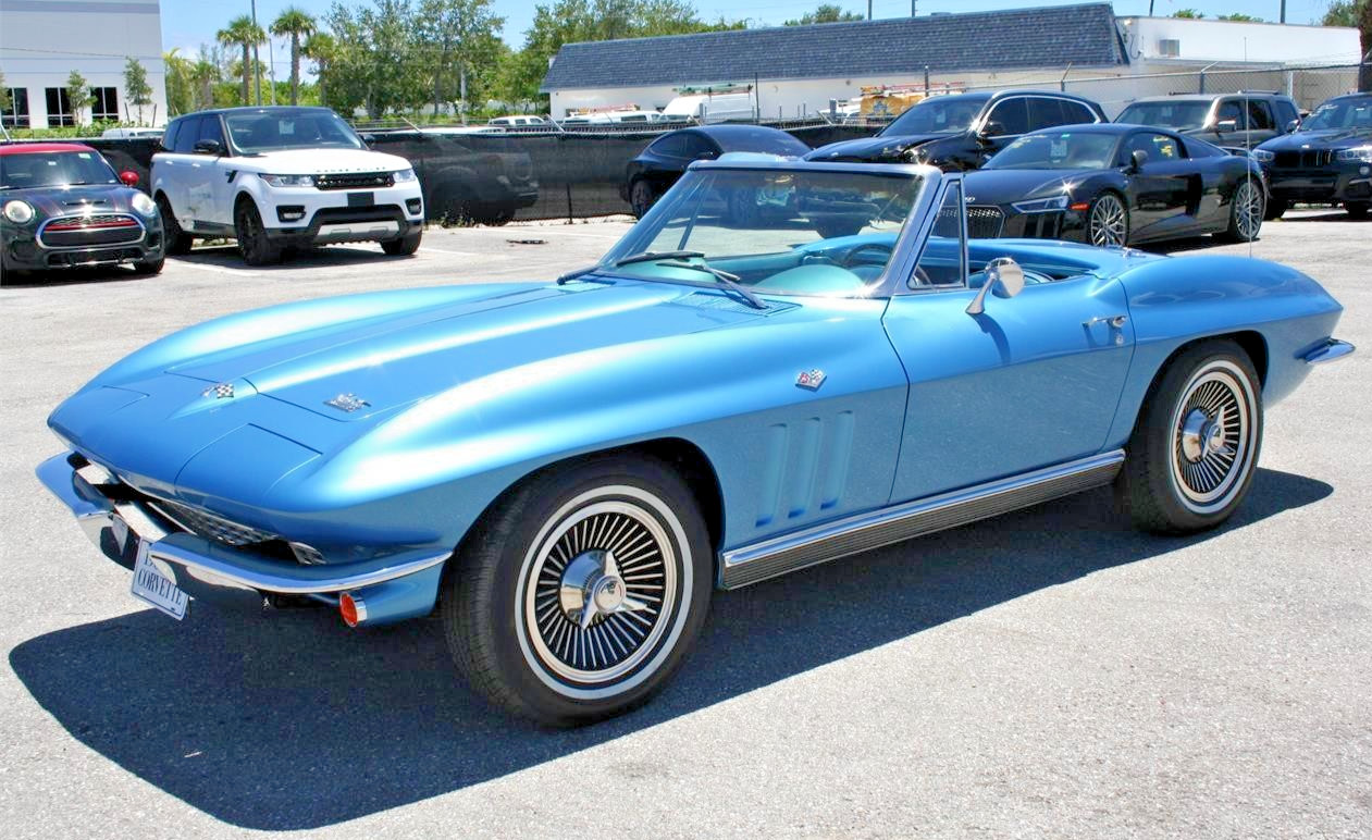 Chevrolet-Corvette-1966-Convertible-1