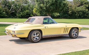 Chevrolet-Corvette-1966-Convertible-10