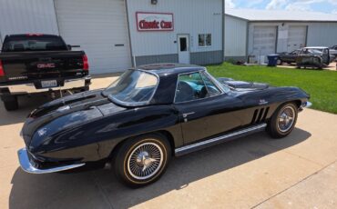 Chevrolet-Corvette-1966-Convertible-10