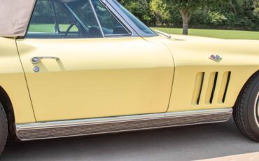 Chevrolet-Corvette-1966-Convertible-11