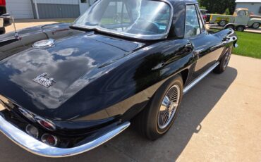 Chevrolet-Corvette-1966-Convertible-12