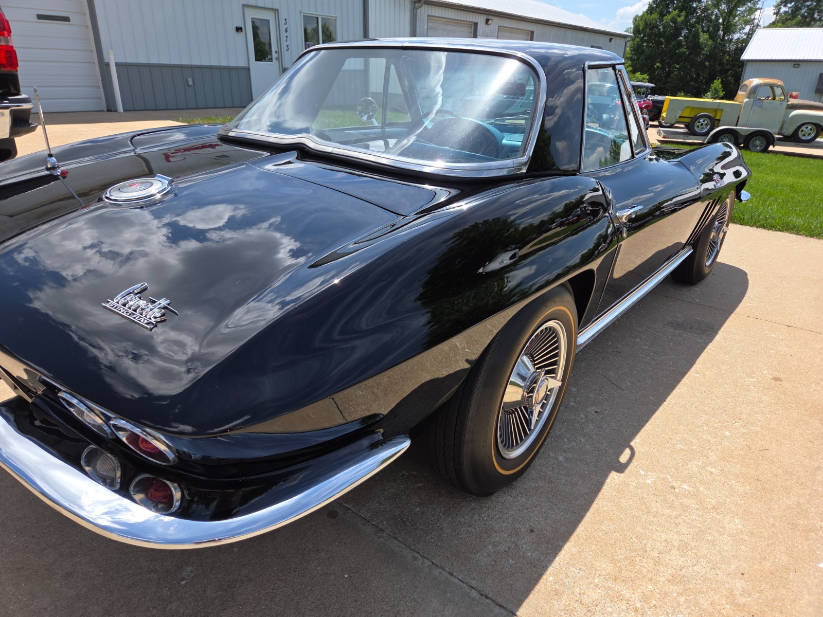 Chevrolet-Corvette-1966-Convertible-12
