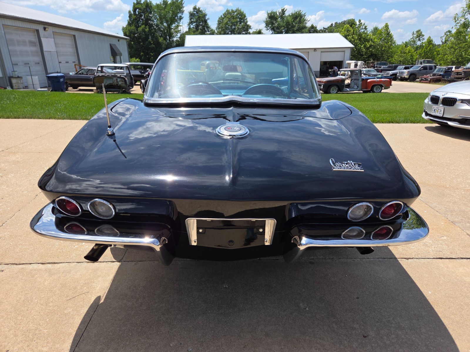 Chevrolet-Corvette-1966-Convertible-13
