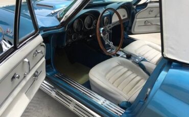 Chevrolet-Corvette-1966-Convertible-14