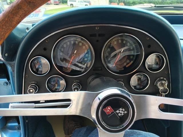 Chevrolet-Corvette-1966-Convertible-15