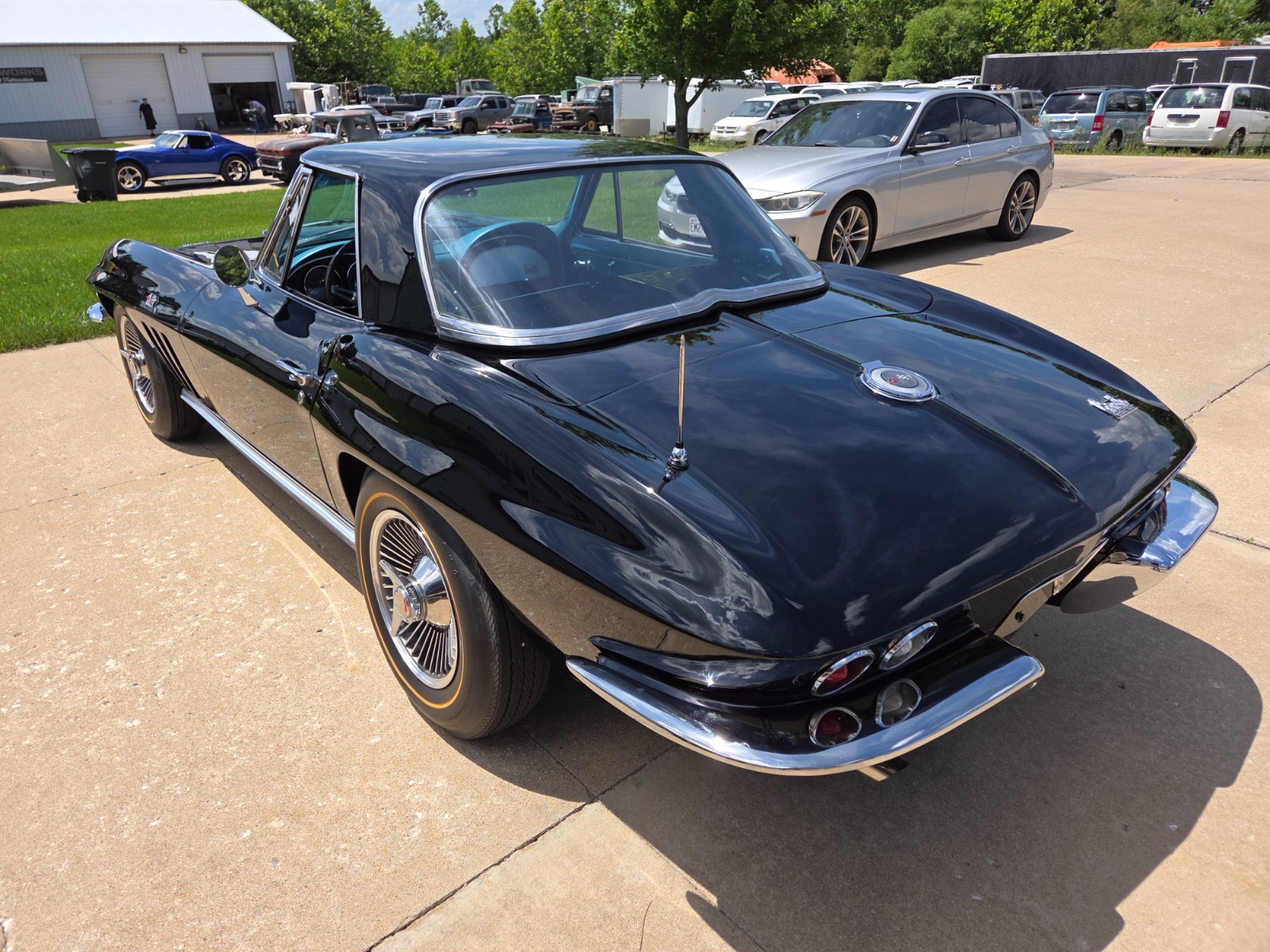 Chevrolet-Corvette-1966-Convertible-15