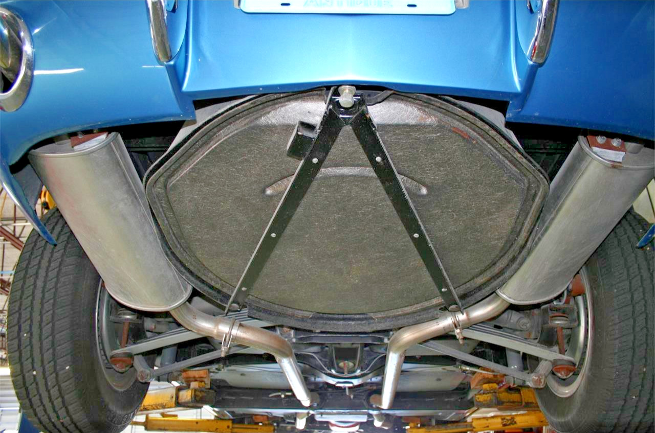 Chevrolet-Corvette-1966-Convertible-17