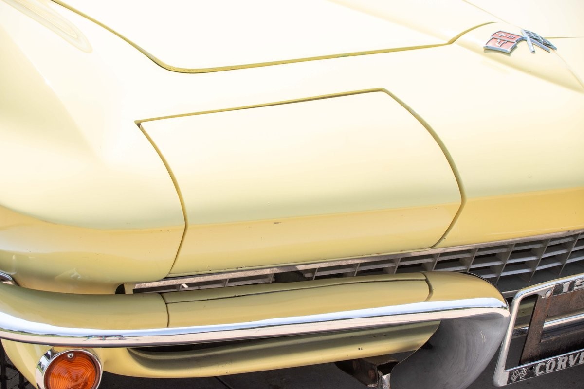 Chevrolet-Corvette-1966-Convertible-17