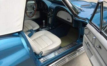 Chevrolet-Corvette-1966-Convertible-17