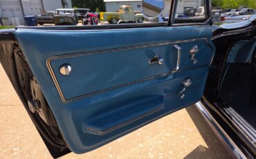 Chevrolet-Corvette-1966-Convertible-17