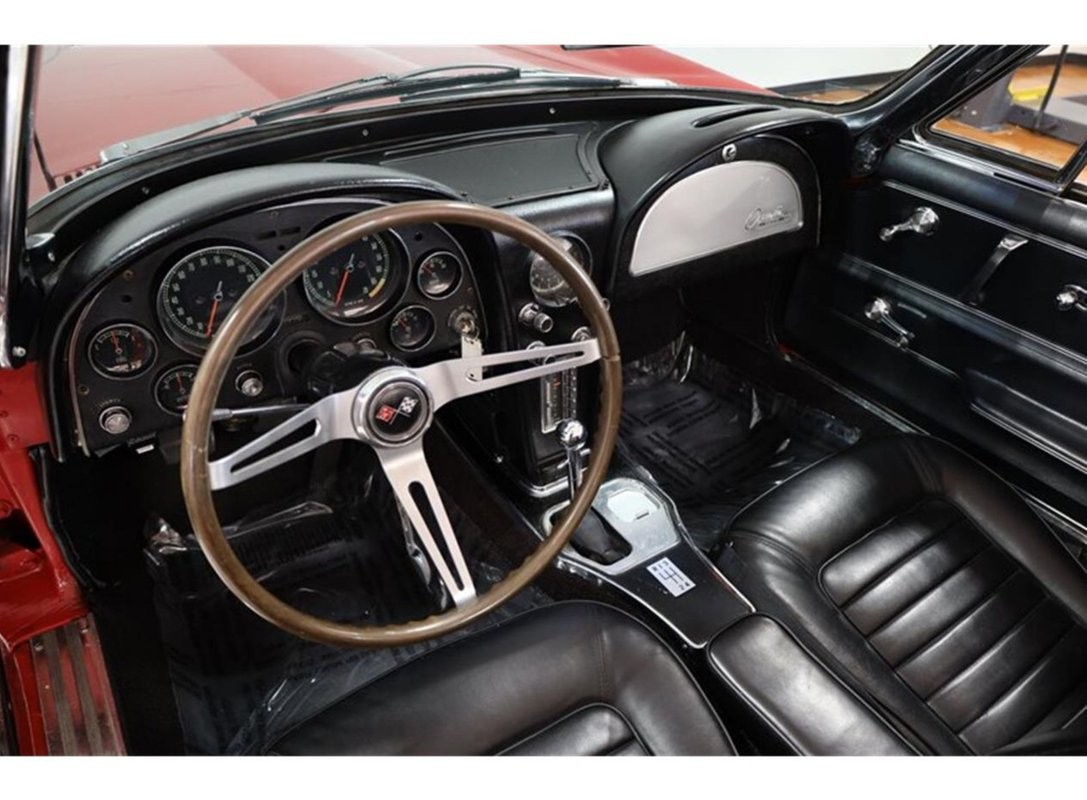 Chevrolet-Corvette-1966-Convertible-17