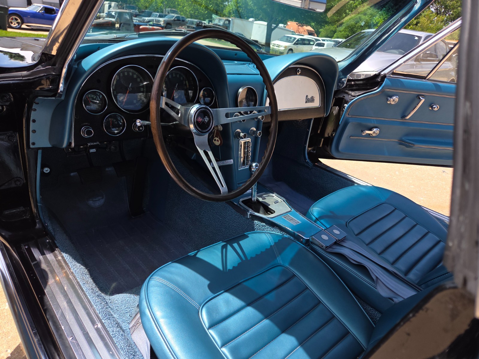 Chevrolet-Corvette-1966-Convertible-19