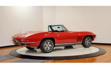 Chevrolet-Corvette-1966-Convertible-2