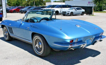 Chevrolet-Corvette-1966-Convertible-2