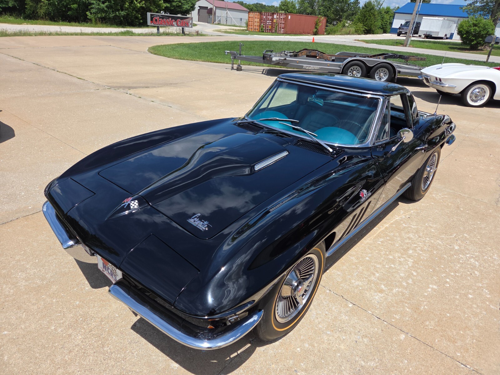 Chevrolet-Corvette-1966-Convertible-2