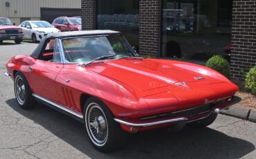 Chevrolet-Corvette-1966-Convertible-2