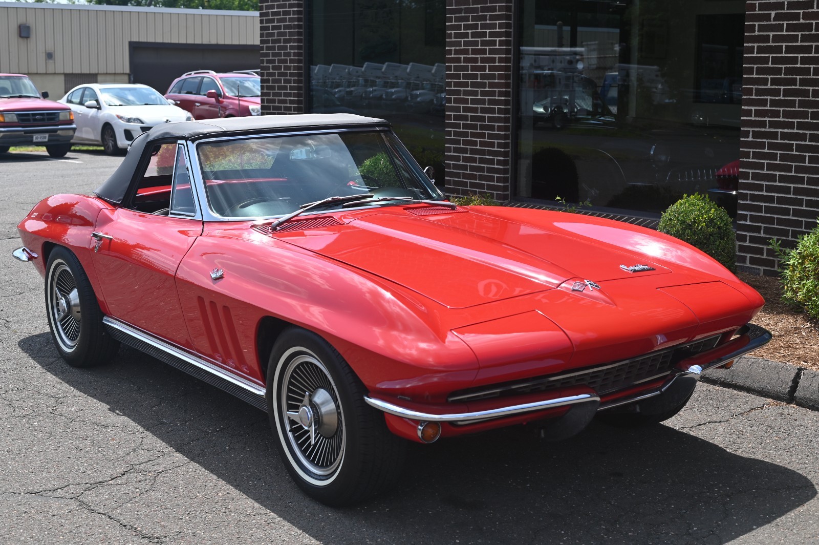 Chevrolet-Corvette-1966-Convertible-2