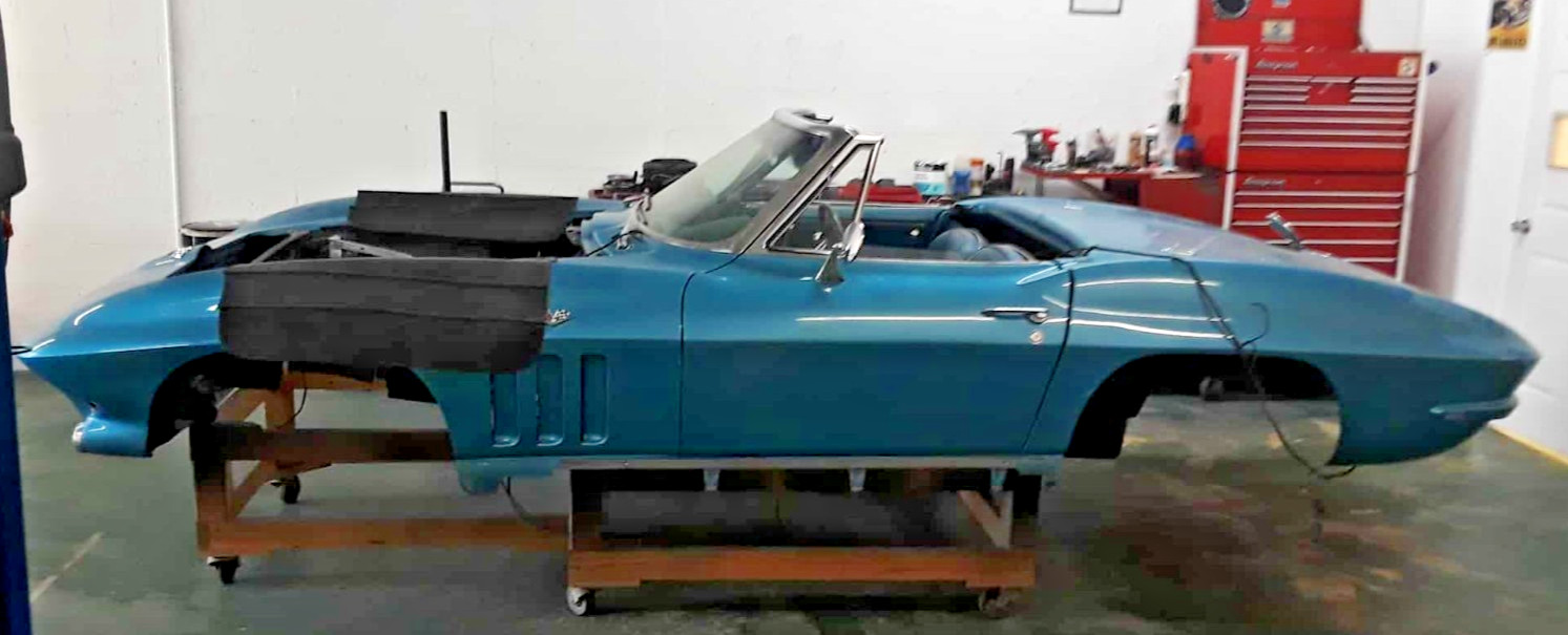 Chevrolet-Corvette-1966-Convertible-21