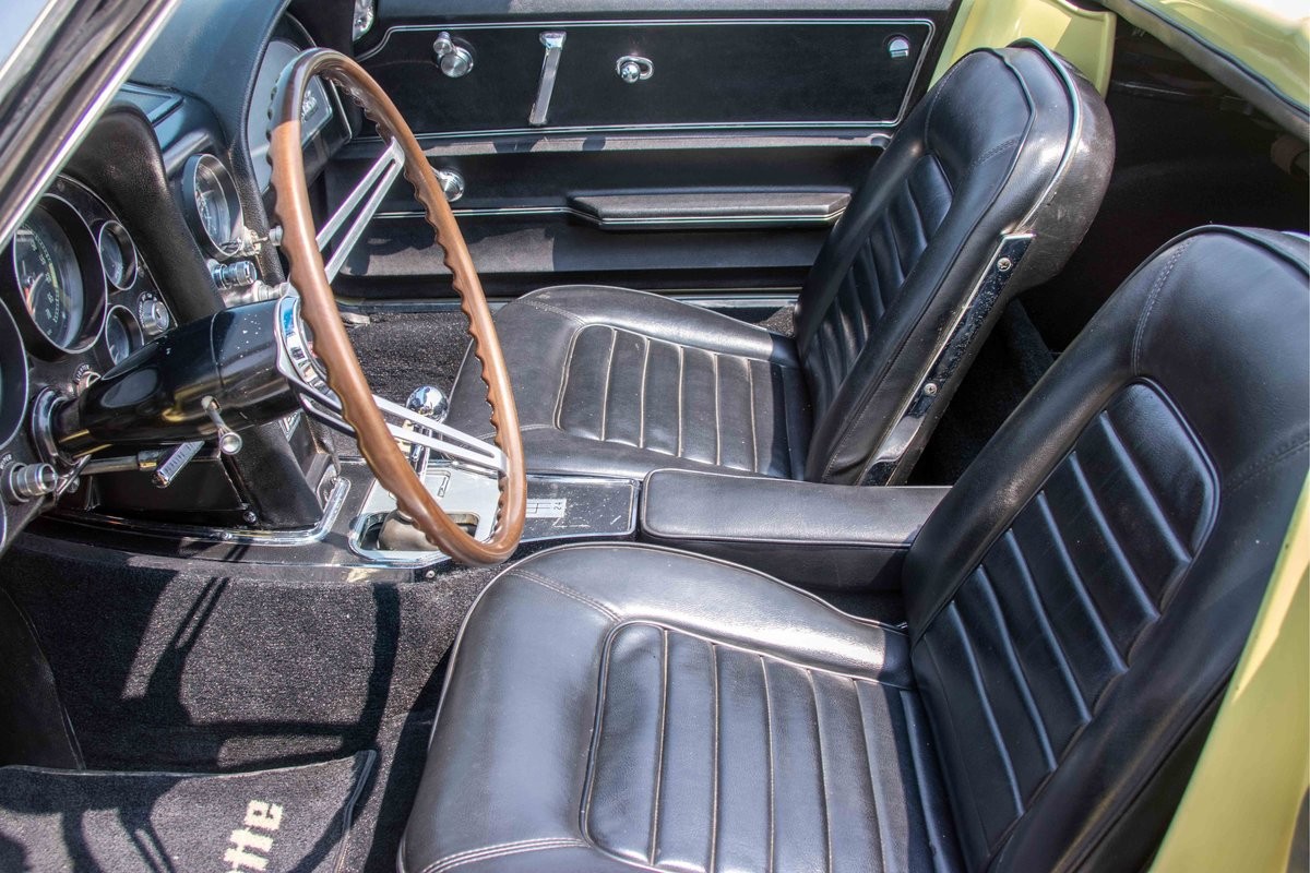 Chevrolet-Corvette-1966-Convertible-21