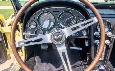 Chevrolet-Corvette-1966-Convertible-23