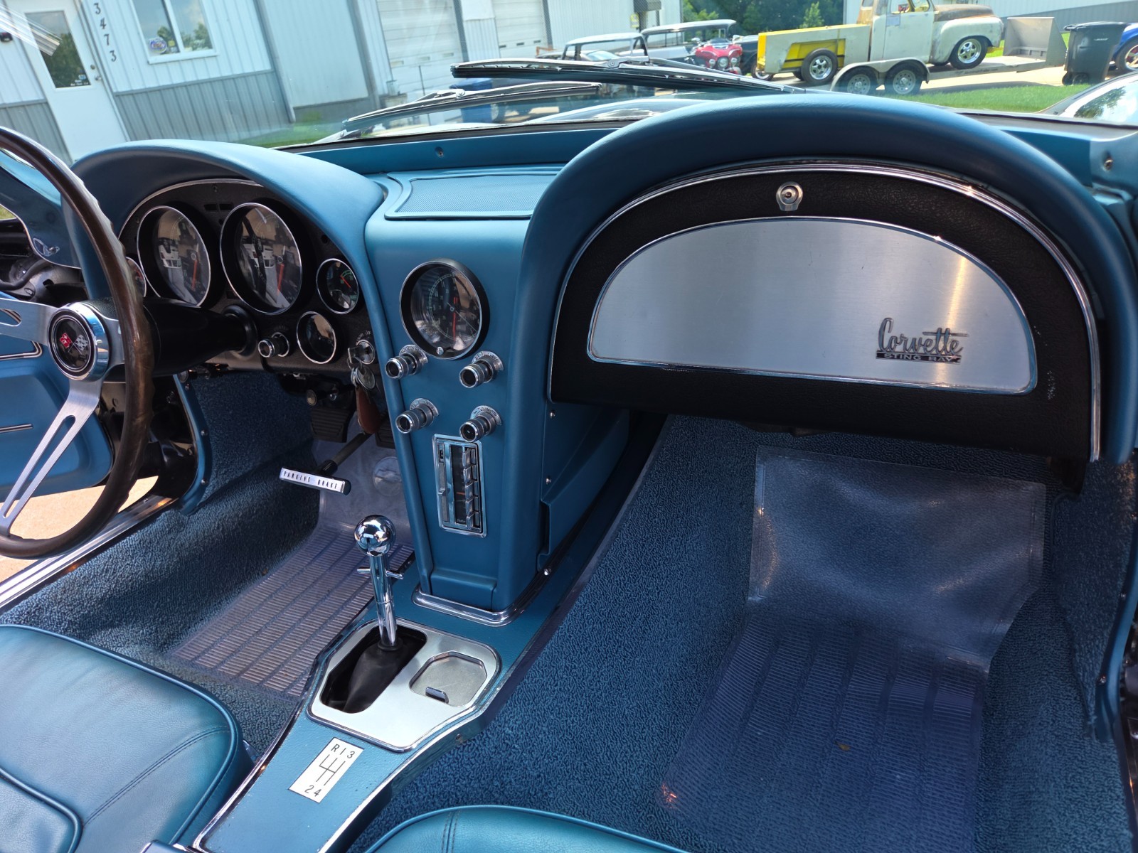 Chevrolet-Corvette-1966-Convertible-24
