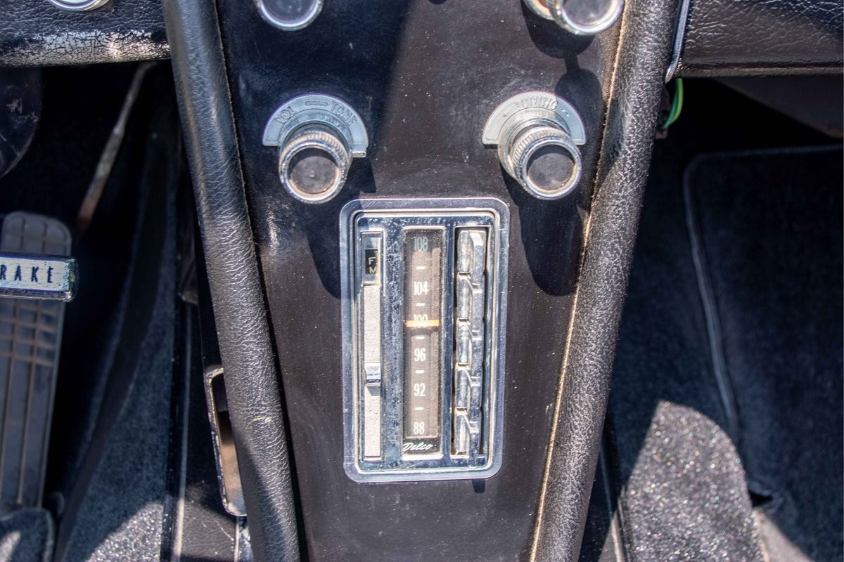 Chevrolet-Corvette-1966-Convertible-27