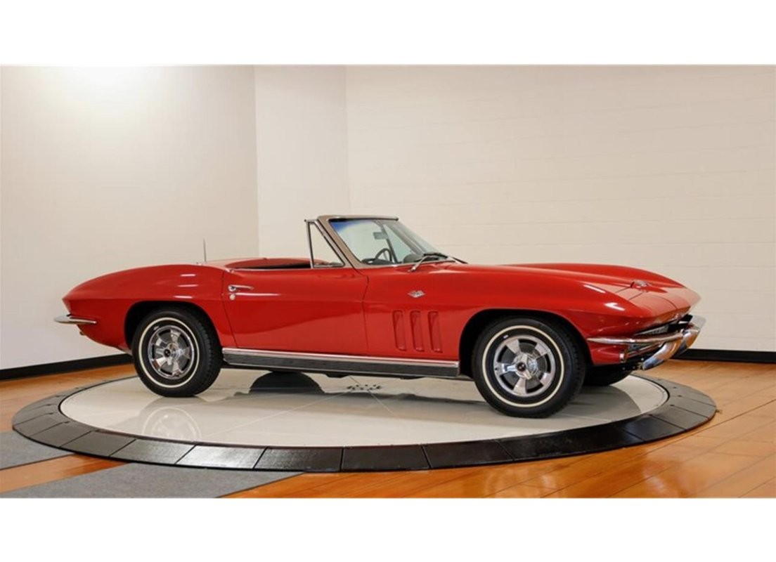 Chevrolet-Corvette-1966-Convertible-3